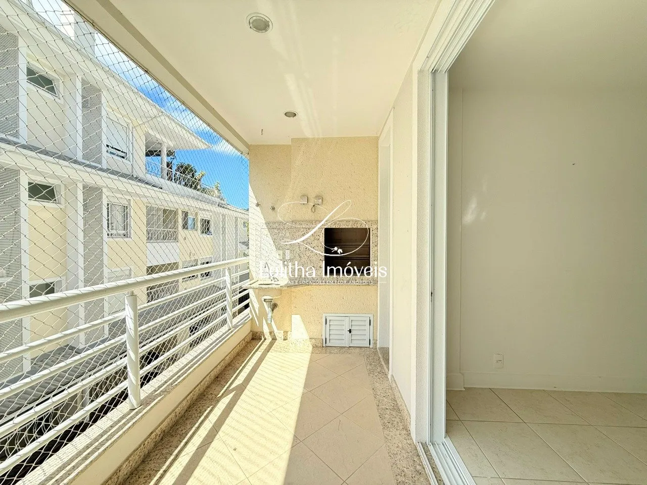 Imagem APARTAMENTO DE 2 QUARTOS SENDO UM SUÍTE À VENDA EM JURERÊ INTERNACIONAL - FLORIANÓPOLIS/SC