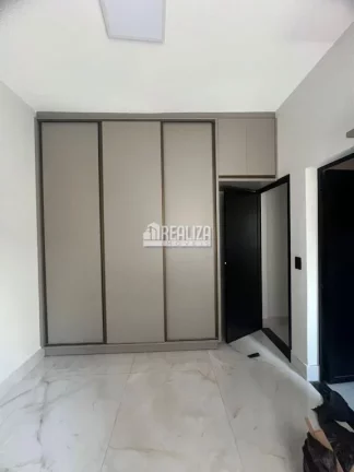 Imagem Casa à venda no Jardim Maracanã, Uberaba: 1 suíte, móveis planejados