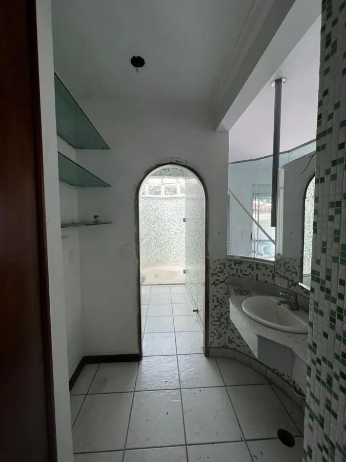 Imagem Casa Luxuosa no Condomínio Village D'Avignon - 620 m² de Terreno e 320 m² de Construção