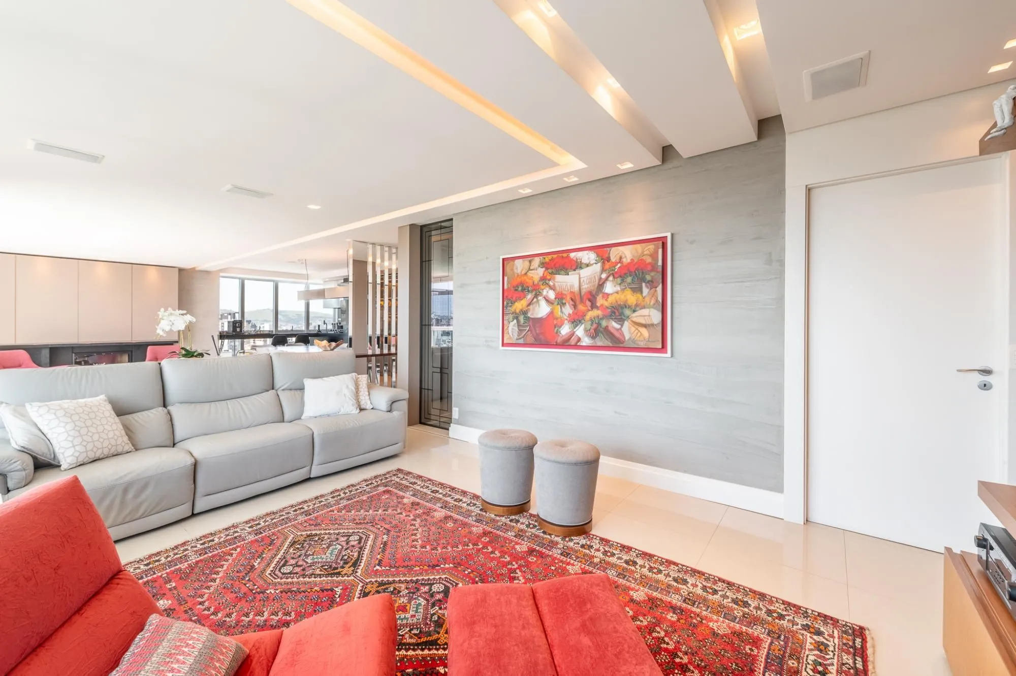 Imagem Apartamento com 204m², 3 dorm, 5 vagas no Petrópolis