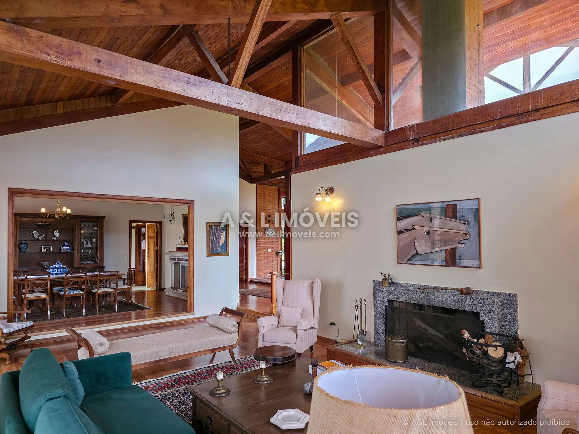 Imagem Casa à venda com 5 suítes e 694,44 m² na Vila Sylvia, Campos do Jordão