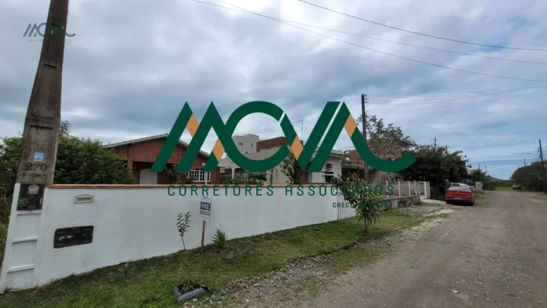 Foto do imóvel Casa à Venda em Itapoá - 3 Quartos, 100m da Praia, Oportunidade Imperdível!