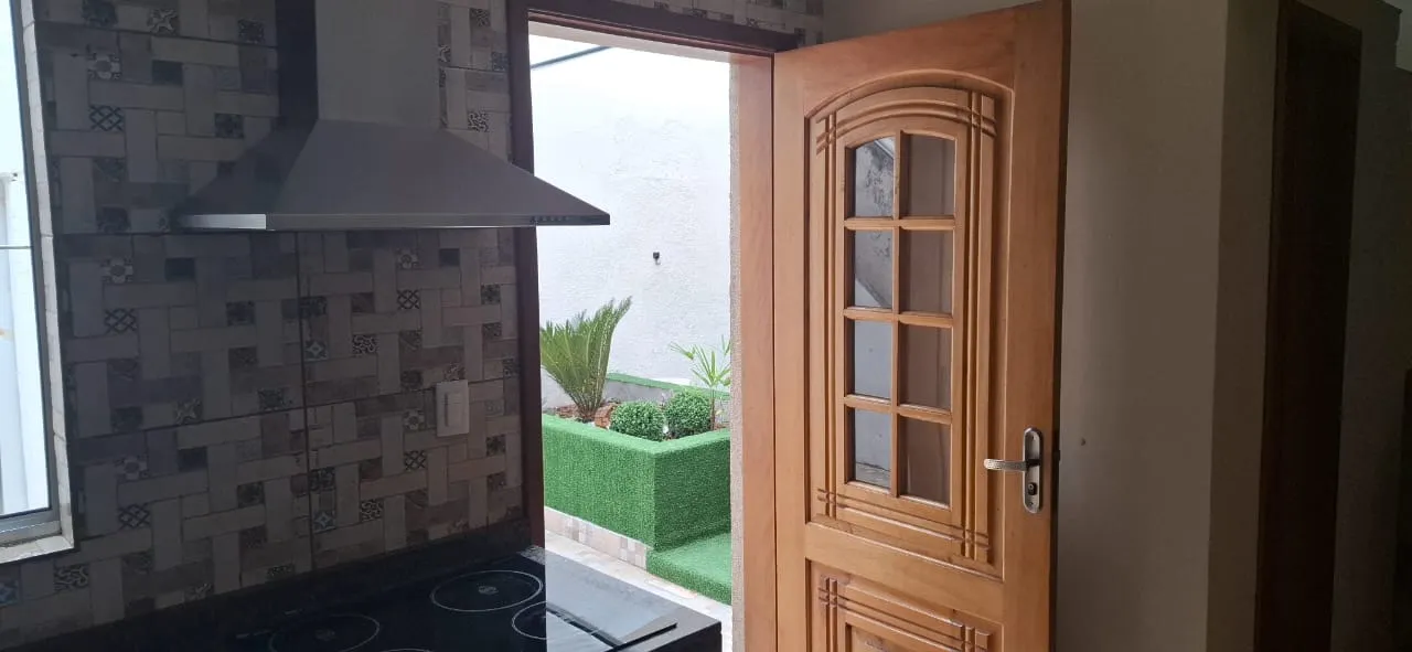 Imagem VENDO LINDO SOBRADO DE 04 DORMITÓRIOS NO BAIRRO JABAQUARA!
