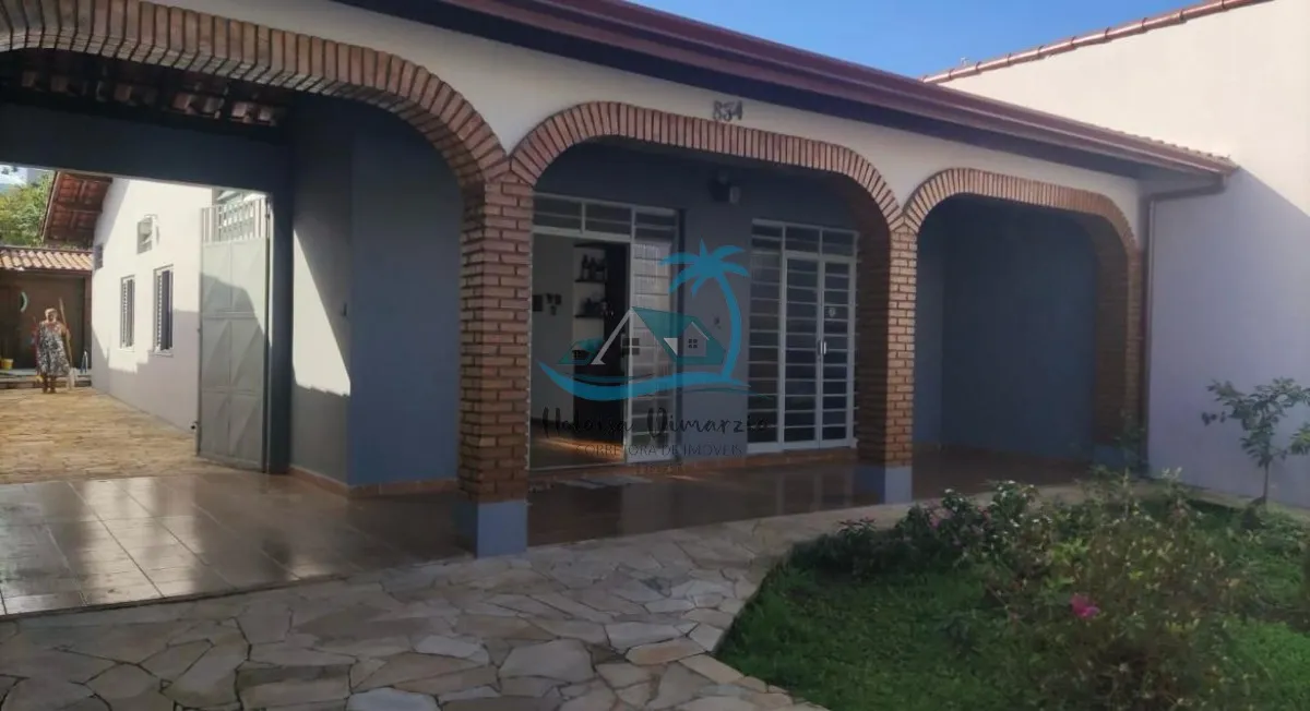 Imagem Excelente casa com 4 dormitórios a venda na região central de Ubatuba.