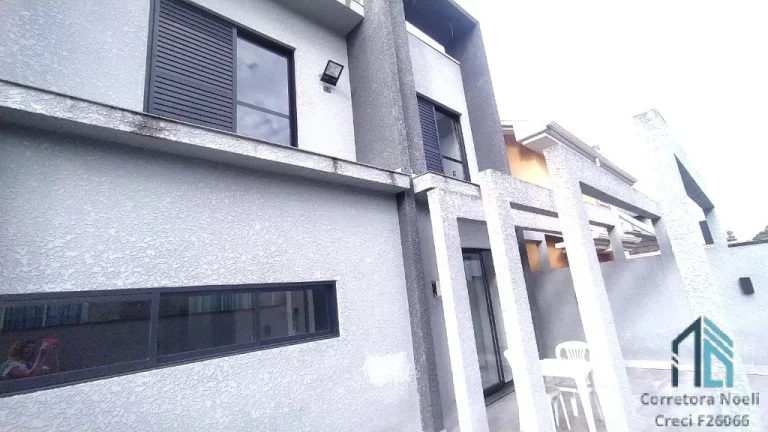 Imagem Casa a venda em condomínio, 05 quartos sendo 03 suítes, no Bairro Alto em Curitiba PR