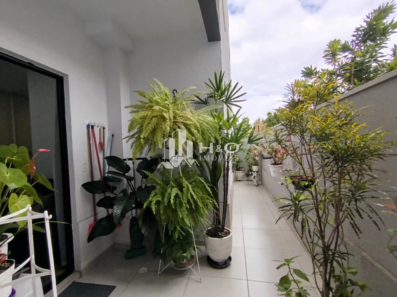 Imagem Excelente apartamento com 60 m² de área útil e uma sacada ampla e diferenciada.