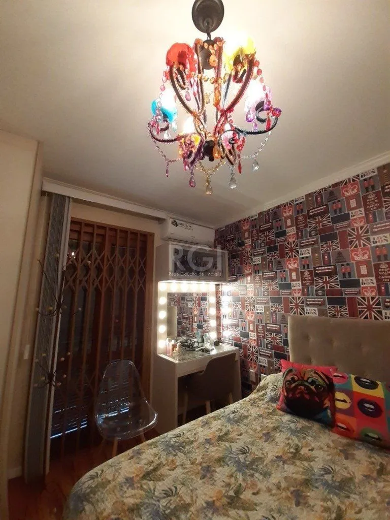 Imagem Casa 3 dormitórios, 2 suítes, 4 vagas, 257,52 m² de área privativa, no Bairro Ipanema
