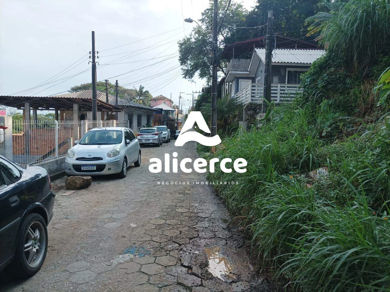 Imagem Terreno á venda l 1000m² l Costeira do Pirajubaé - Florianópolis/SC