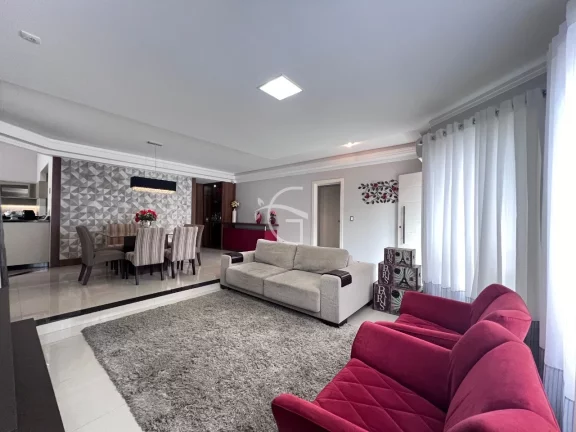 Imagem Excelente casa no Floresta com 220m² de área construída e um terreno de 600m² .