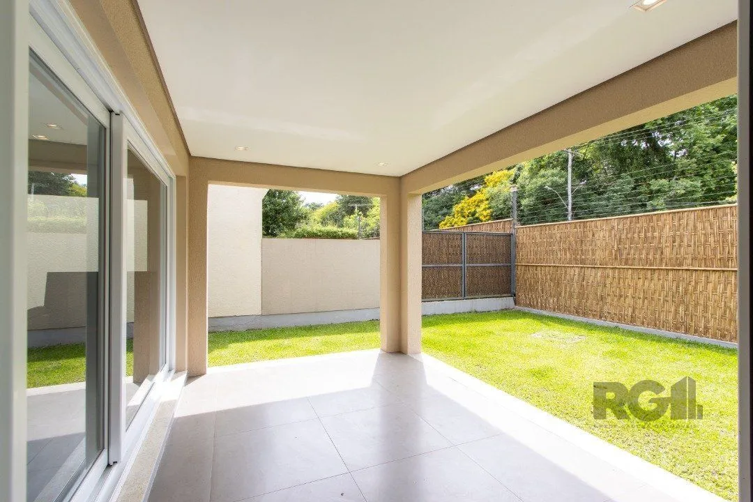 Imagem Casa mobiliada no Condomínio Las Rocas com 3 suítes,