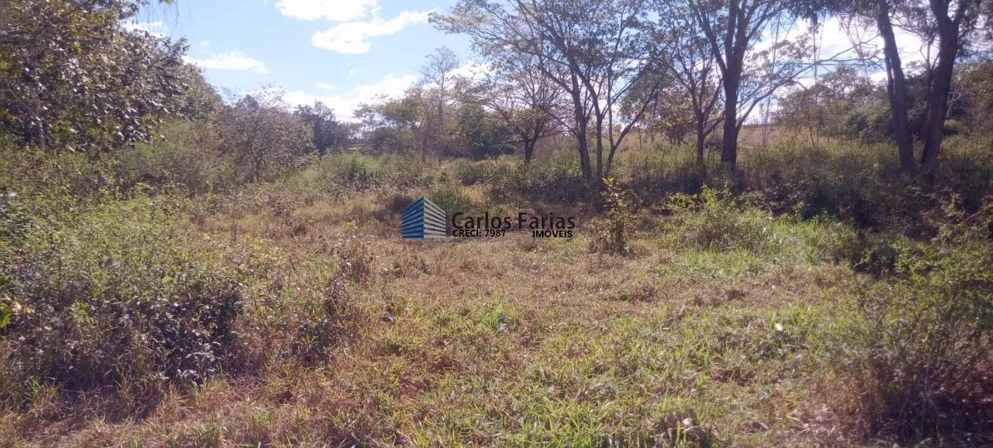 Imagem Sítio para Venda em Cidade Ocidental, Área Rural de Cidade Ocidental, 3 dormitórios, 1 banheiro, 2 vagas