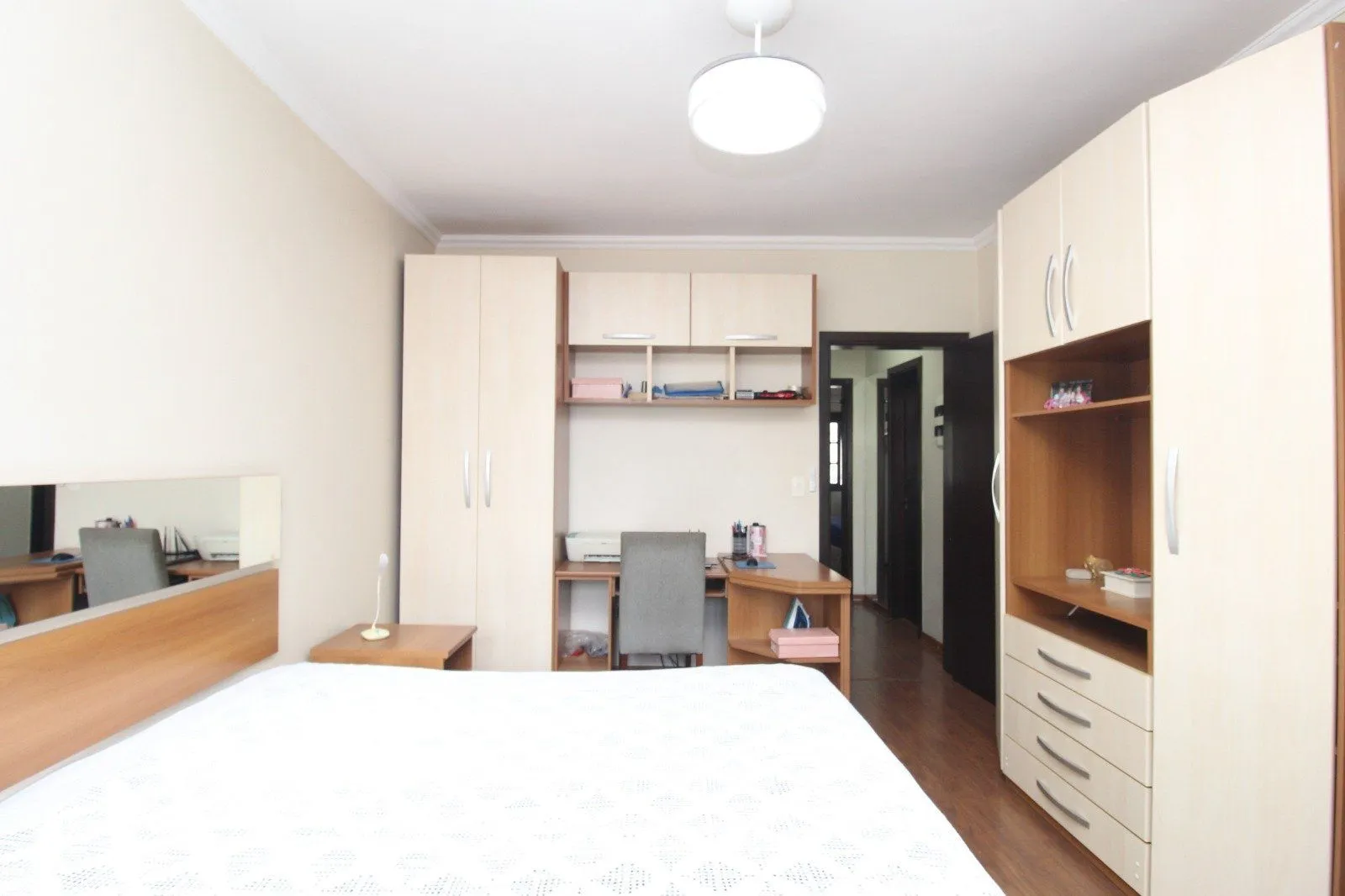 Imagem Casa de 180m² com 3 dormitórios no bairro Ecoville, Porto Alegre