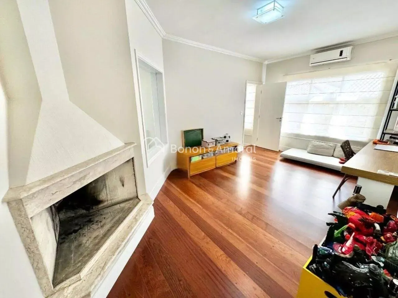 Imagem Casa de condomínio à venda com 400m² e 4 quartos no Alphaville Campinas