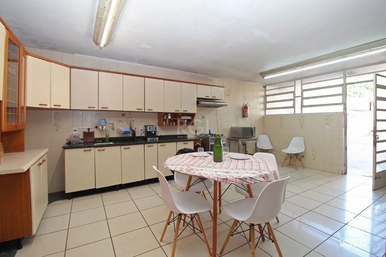 Imagem Casa para Venda - 526.64m², 4 dormitórios, sendo 2 suites, 4 vagas - Teresópolis
