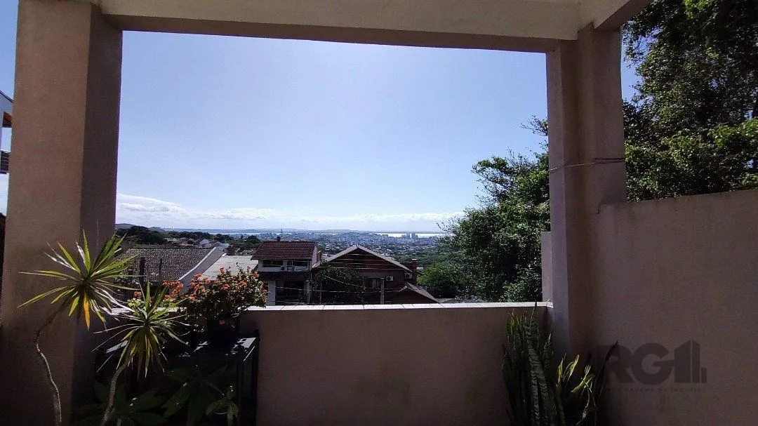 Imagem Sobrado, 5 quartos, 2 suites, pátio, 3 vagas - Bairro Vila Nova