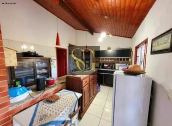 Imagem Casa para Venda em Teresópolis, Albuquerque, 3 dormitórios, 1 suíte, 3 banheiros, 1 vaga