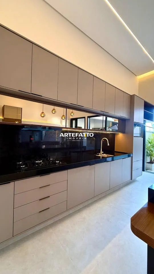 Imagem Casa à venda em Franca, Centro, com 3 quartos, 245m2