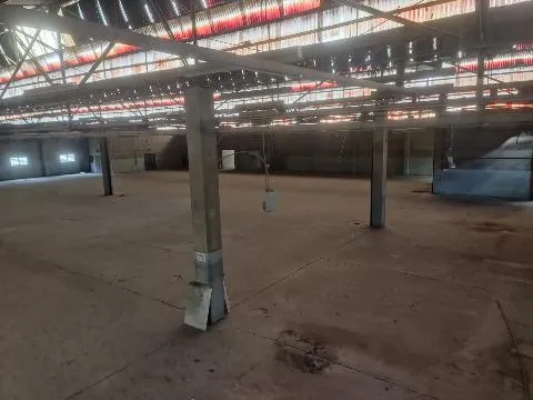 Imagem VENDA E LOCAÇÃO DE GALPÃO INDUSTRIAL EM GUARULHOS/SP, EXCELENTE OPORTUNIDADE com área total de 4.700m² e área construída de 3.500m². CONSULTE-NOS.