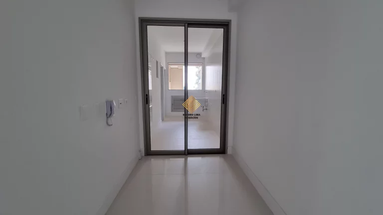 Imagem APARTAMENTO DE 211M², 4 SUÍTES, TERRAÇO GOURMET COM 2 VAGAS + DEPÓSITO - REAL PARQUE - SÃO PAULO / SP