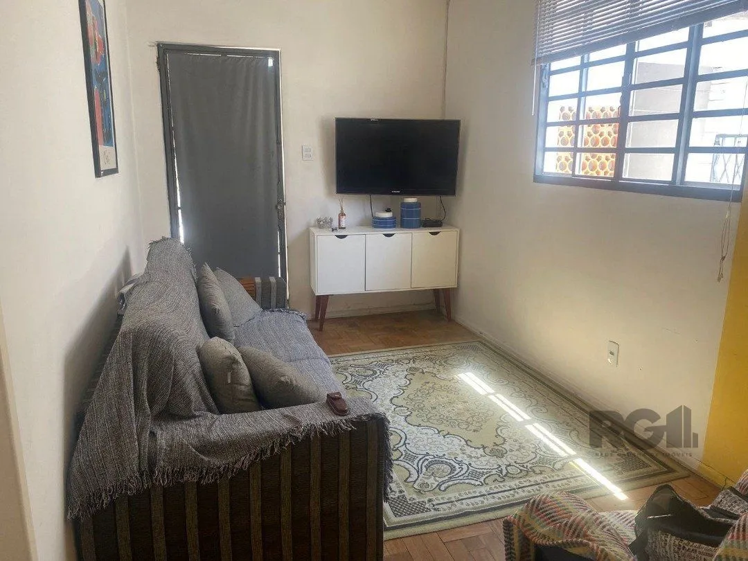 Imagem CASA COM EXTENSO PÁTIO NO CAMAQUÃ