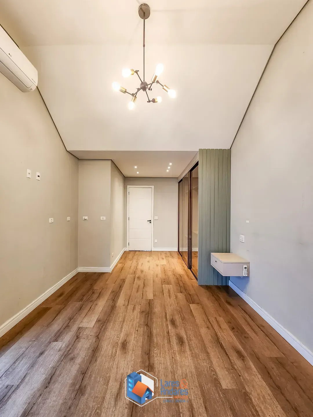 Imagem Casa para venda em Vila Clementino com 3 quartos, sendo 1 suíte, 297m²