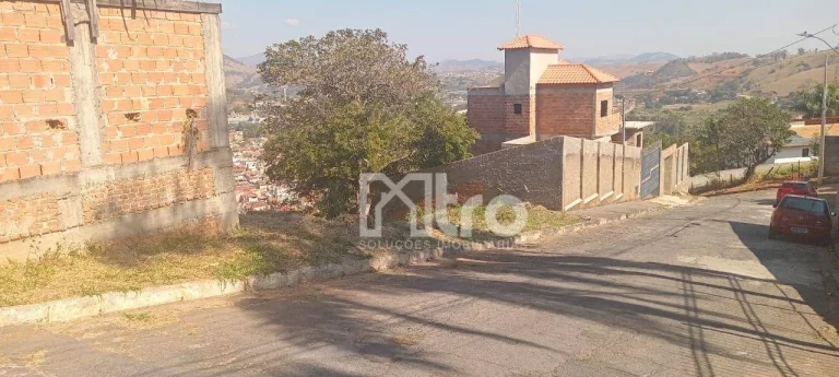 Imagem Terreno à venda, 421 m² por R$ 250.000 - Morro Chic - Itajubá/MG