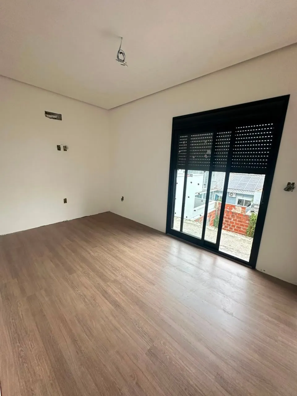 Imagem Casa Moderna com Piscina Privativa e 3 Quartos em Condomínio Fechado