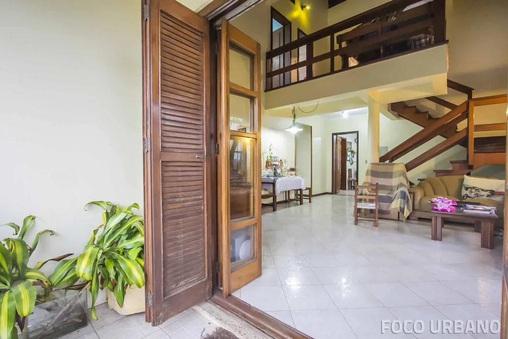 Imagem Casa 3 dormitórios à venda no Bairro Parque Santa Fé - Porto Alegre