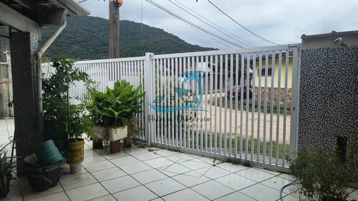 Imagem Excelente imóvel para investidor no Perequê-açu a apenas 250m do mar: 02 casas térreas, entrada por ruas separadas