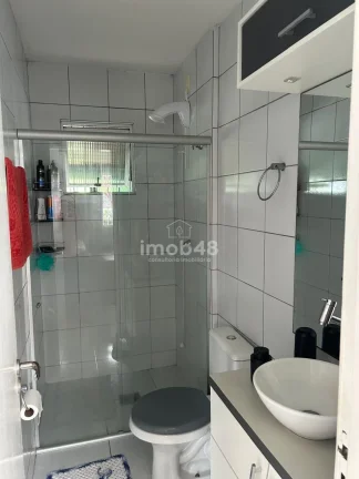 Imagem Casa em Forquilhinhas - 2 Dormitórios, 72m² por R$350.000