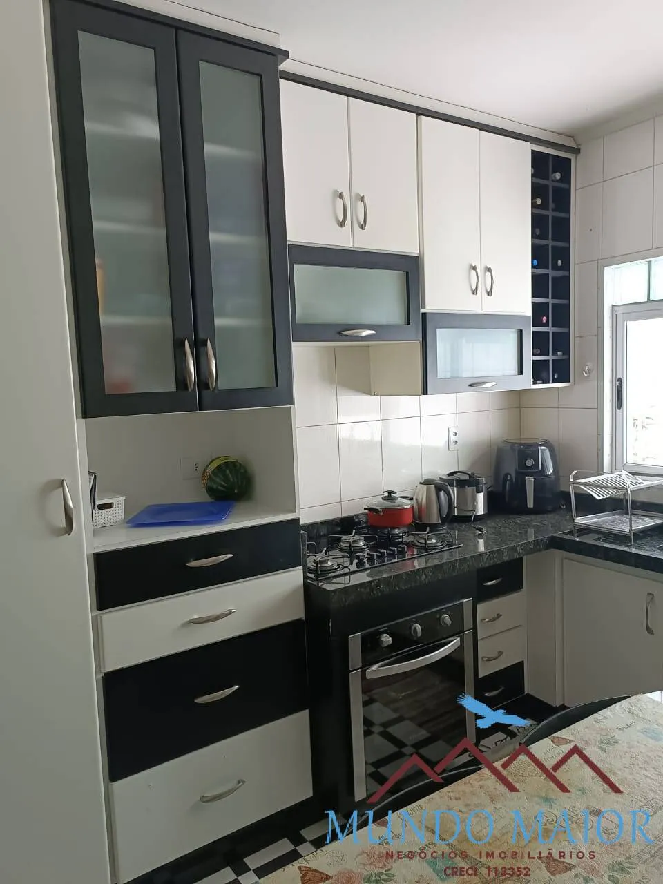 Imagem Sobrado Centro - 3 dormitorios e 1 suite e 2 Vagas -Casa Branca!!
