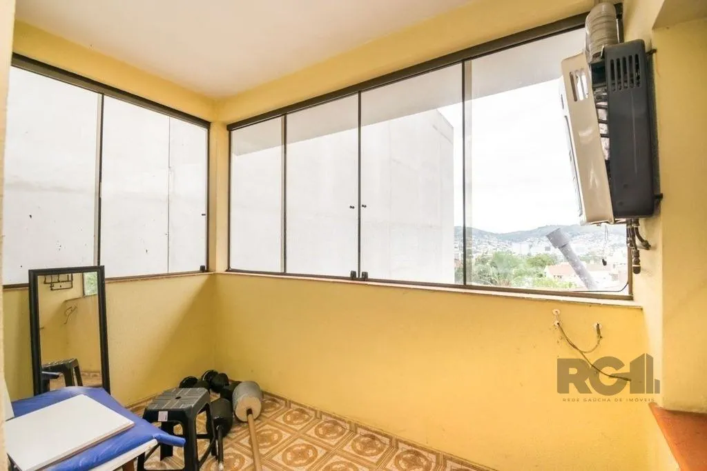 Imagem Excelente casa de 354m² com 5 dormitórios e 8 vagas.