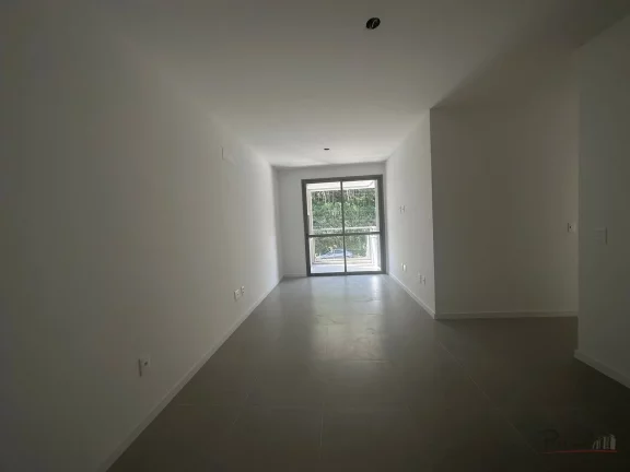 Imagem Apartamento de 2 dormitórios sendo 1 suíte, 1 garagem. Sala de estar e jantar; Sacada com churrasq...
