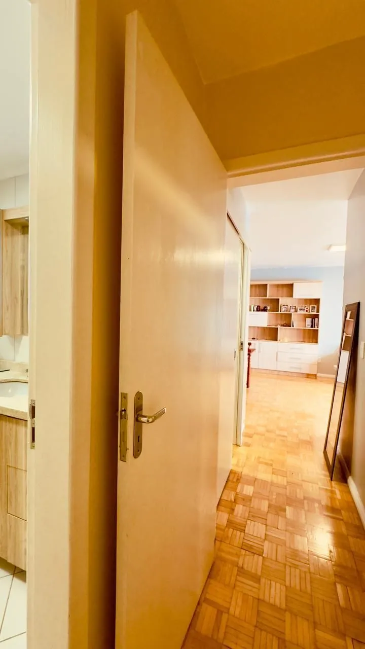 Imagem EXCELENTE APARTAMENTO À VENDA - TOTALMENTE REFORMADO E PRONTO PARA MORAR