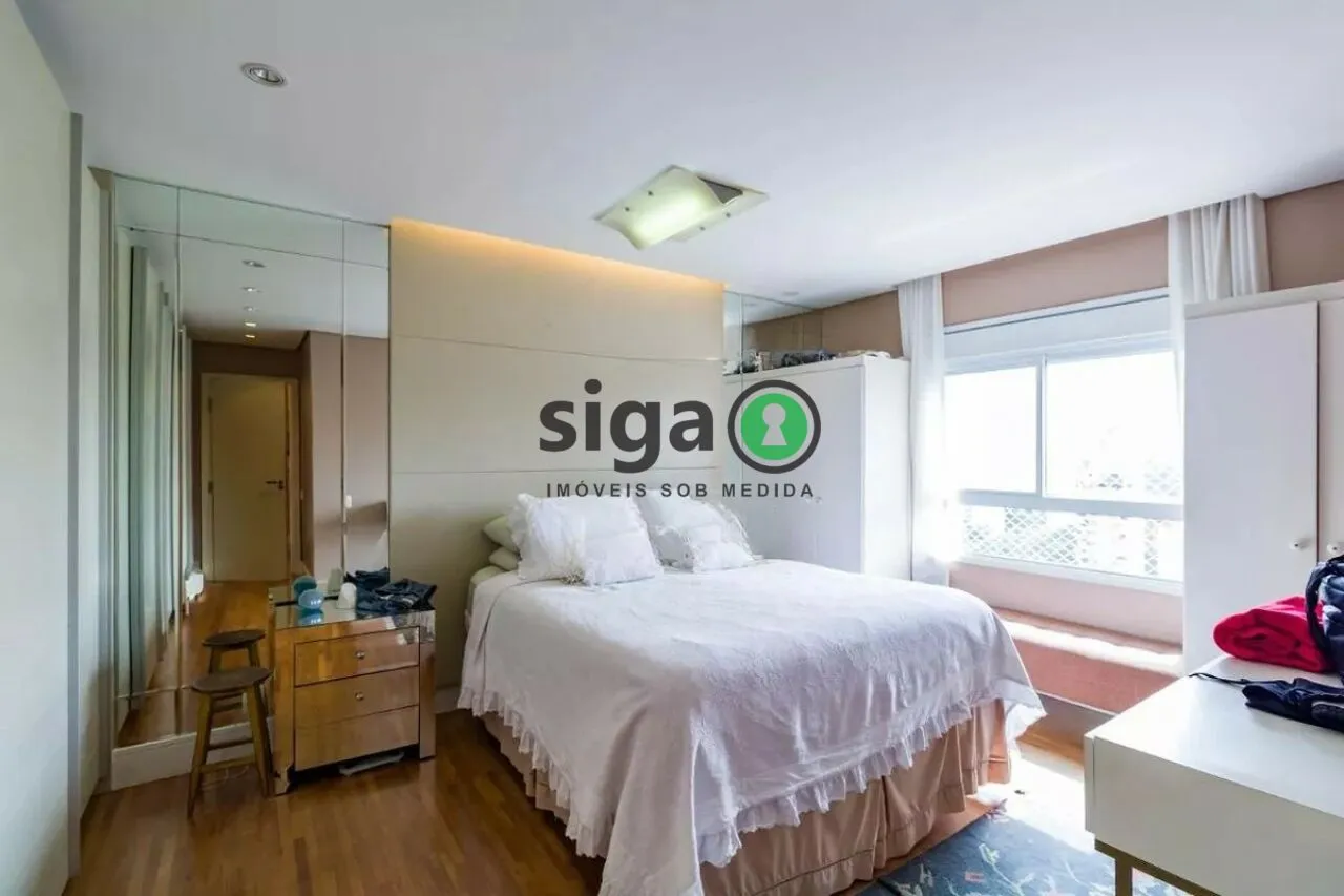Imagem Apartamento á Venda na Vila Andrade, de 200 m, 4 quartos e 3 vagas.