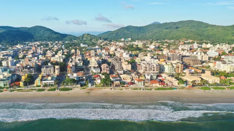 Imagem Apartamento para venda no bairro Bombas em Bombinhas