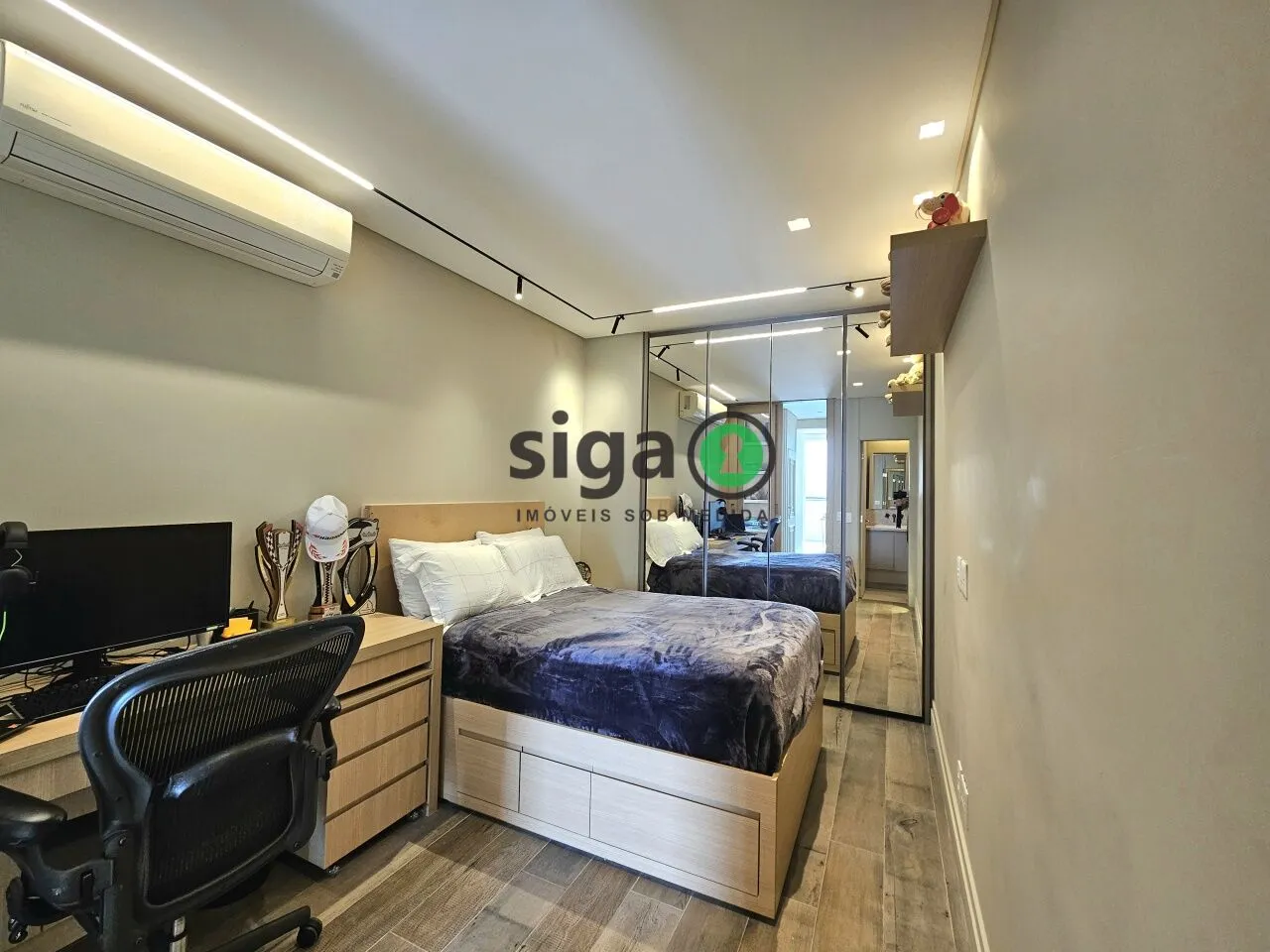 Imagem Cobertura Duplex 420 m² reformados, 4 suítes e 5 vagas na Vila Nova Conceição
