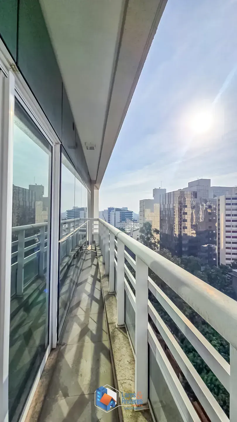 Imagem Conjunto comercial para venda em Liberdade, 61m²