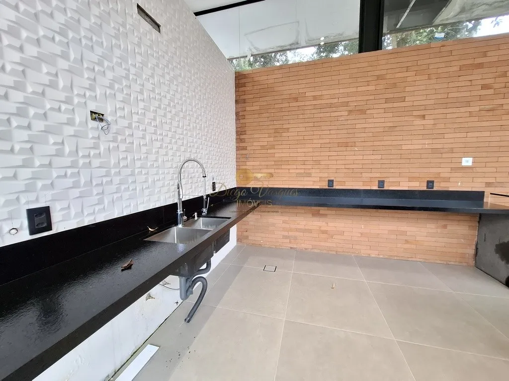 Imagem Casa em Condomínio para Venda em Teresópolis / RJ no bairro Parque do Imbui