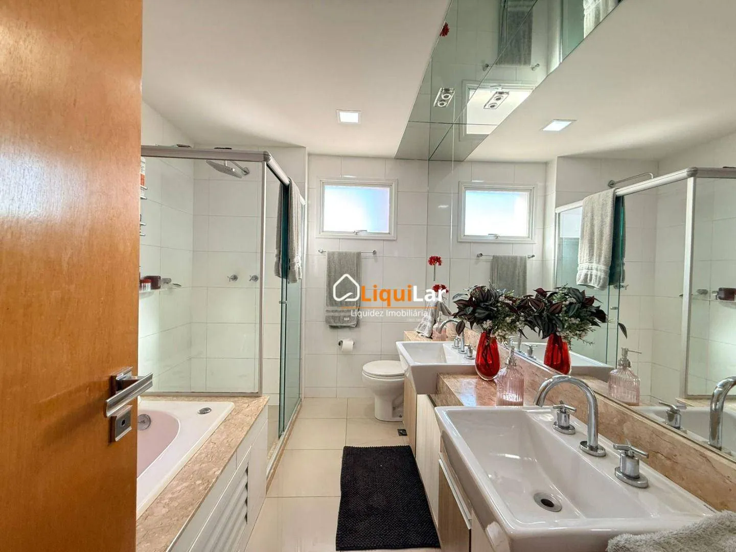 Imagem Apartamento de Alto Padrão no Johan Strauss com 3 Suítes, Planejados e 3 Vagas na Av. Mato Grosso