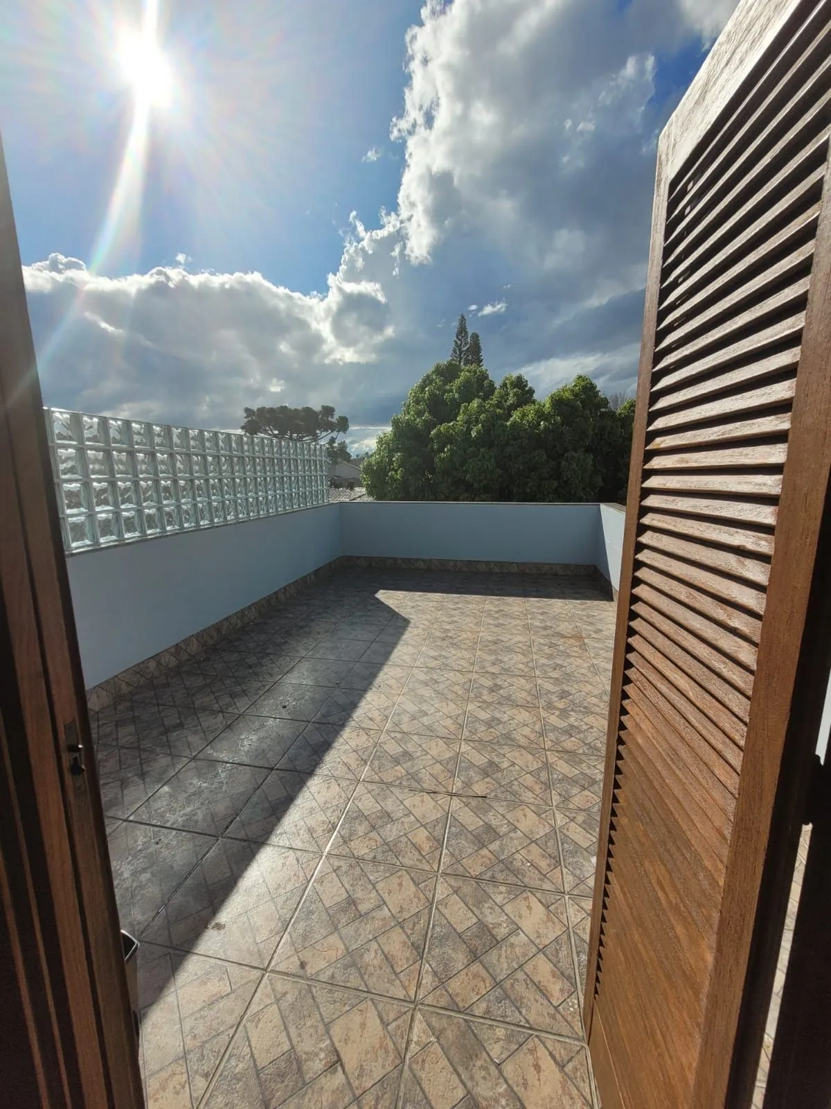 Imagem Casa no bairro Ipanema com 291 m² de área privativa e 8 garagens
