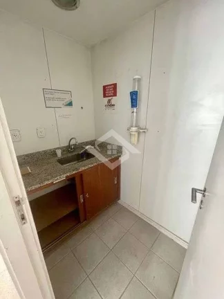 Imagem Sala Comercial de 188m² na Av. Rio Branco – Espaço com Ar Central no Centro
