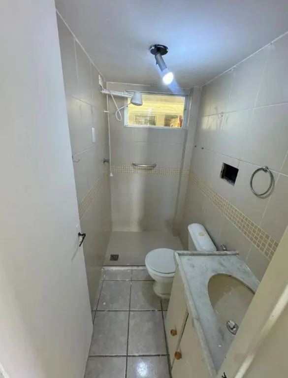 Imagem Apartamento amplo em Manaíra, com 4 quartos, suíte, dependência, 2 vagas, elevador e localização privilegiada perto da praia.