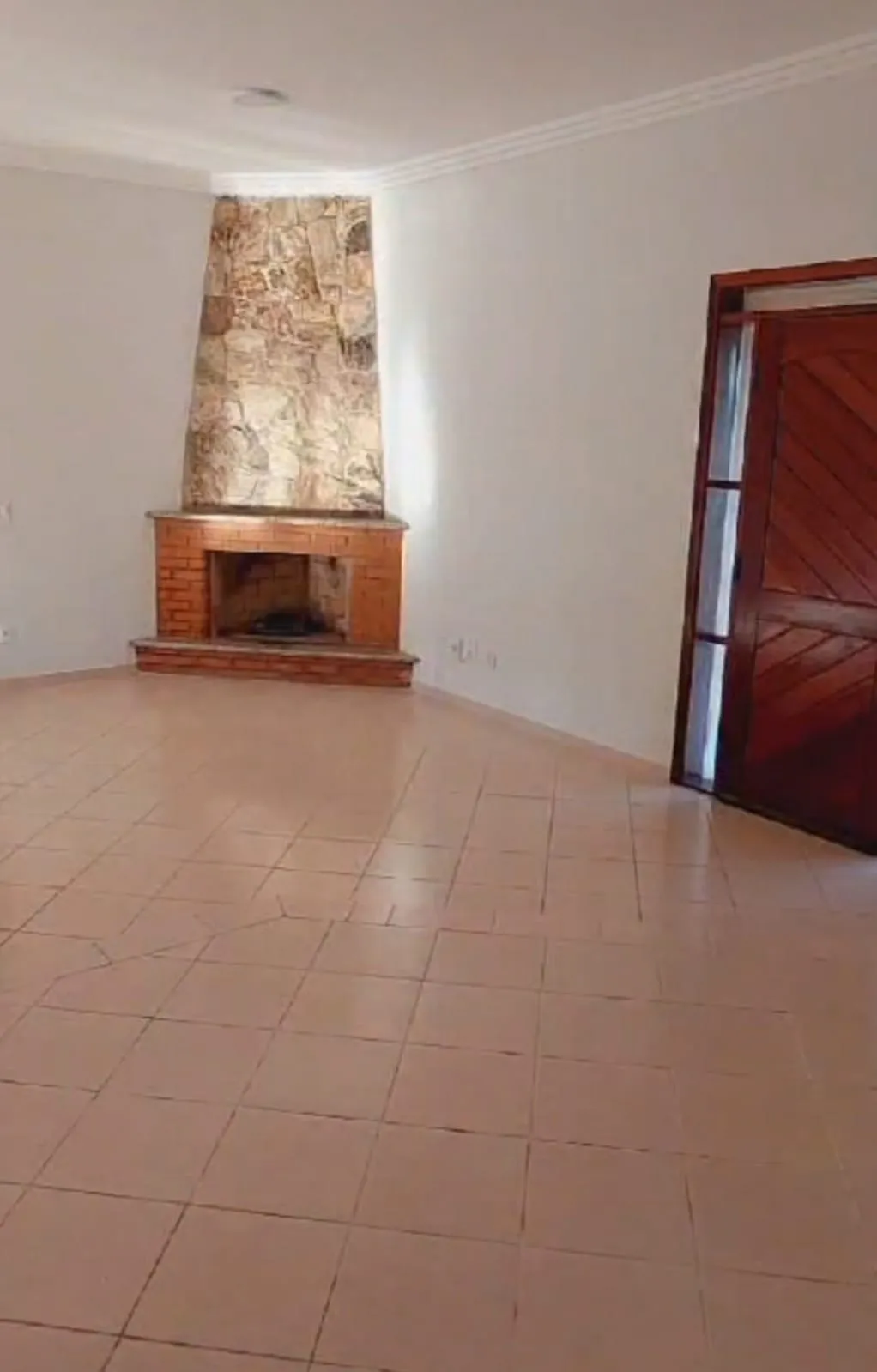Imagem Linda Casa no Parque Village Castelo: Conforto, Lazer e Natureza