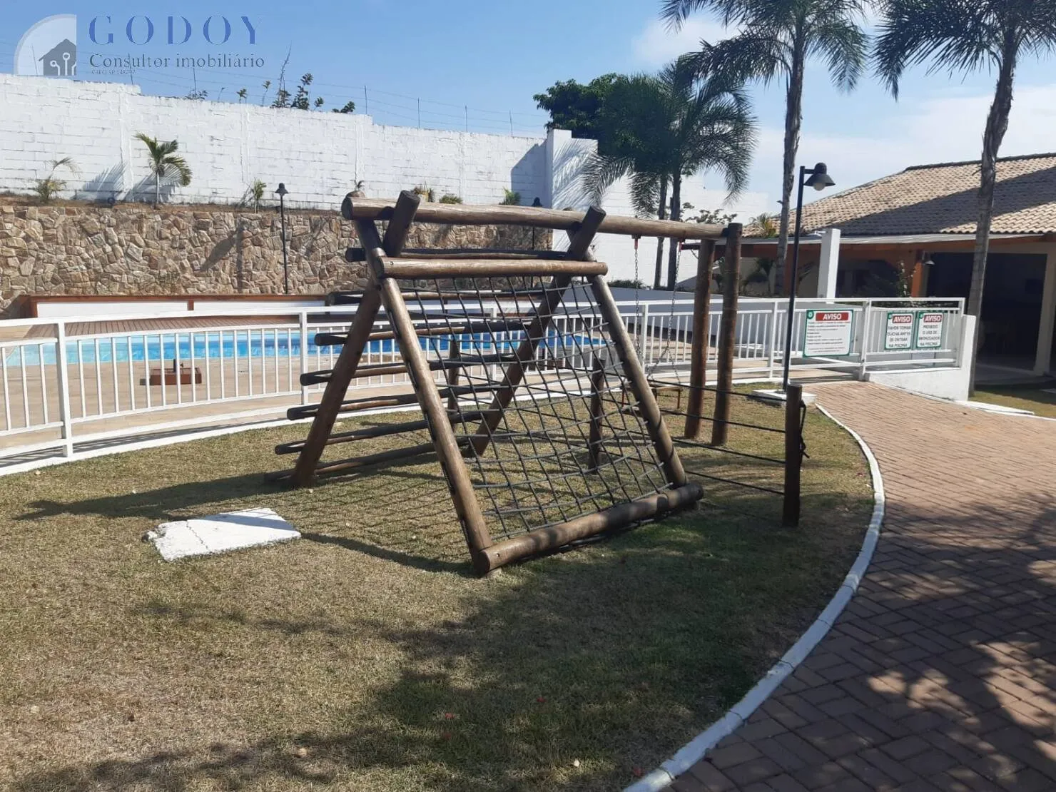 Imagem Casa à venda 3 Quartos, 1 Suite, 4 Vagas, 250M², Crispim, Pindamonhangaba - SP