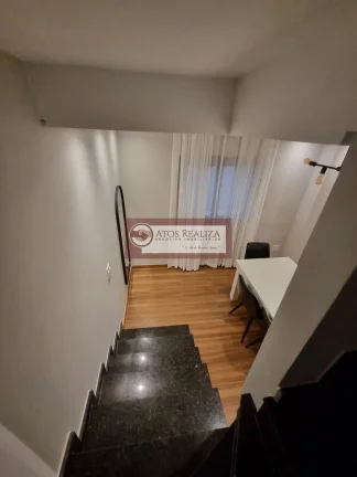 Imagem Oportunidade Exclusiva no Campo Grande a Venda. Vendo Sobrado em Condomínio fechado na Sabará região de campo grande, São 3 Dormitórios, sendo 1 Suíte, todos com Armários, cozinha planejada, 2 vagas fixas subterrâneas, Churrasqueira e Quintal. Valor de Su