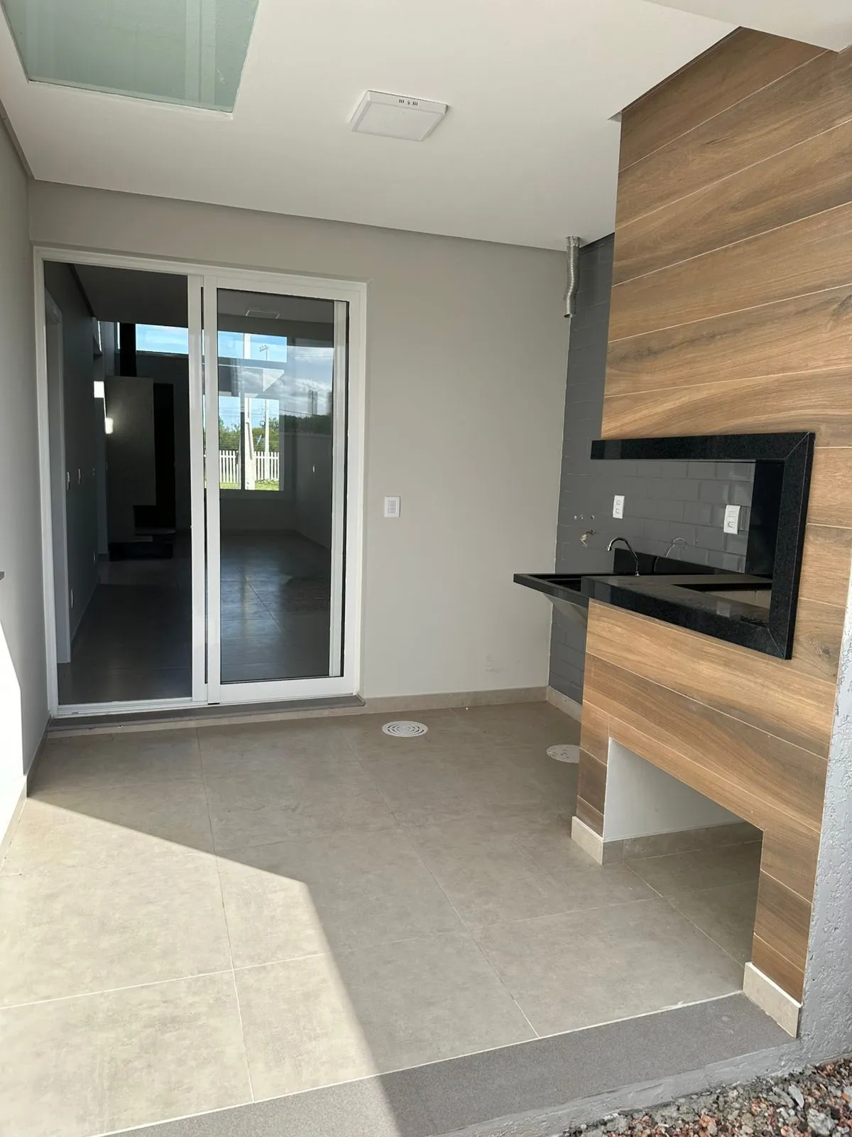 Imagem Casa NOVA no Condomínio Jardins do Condado de 3 dormitórios e 2 vagas