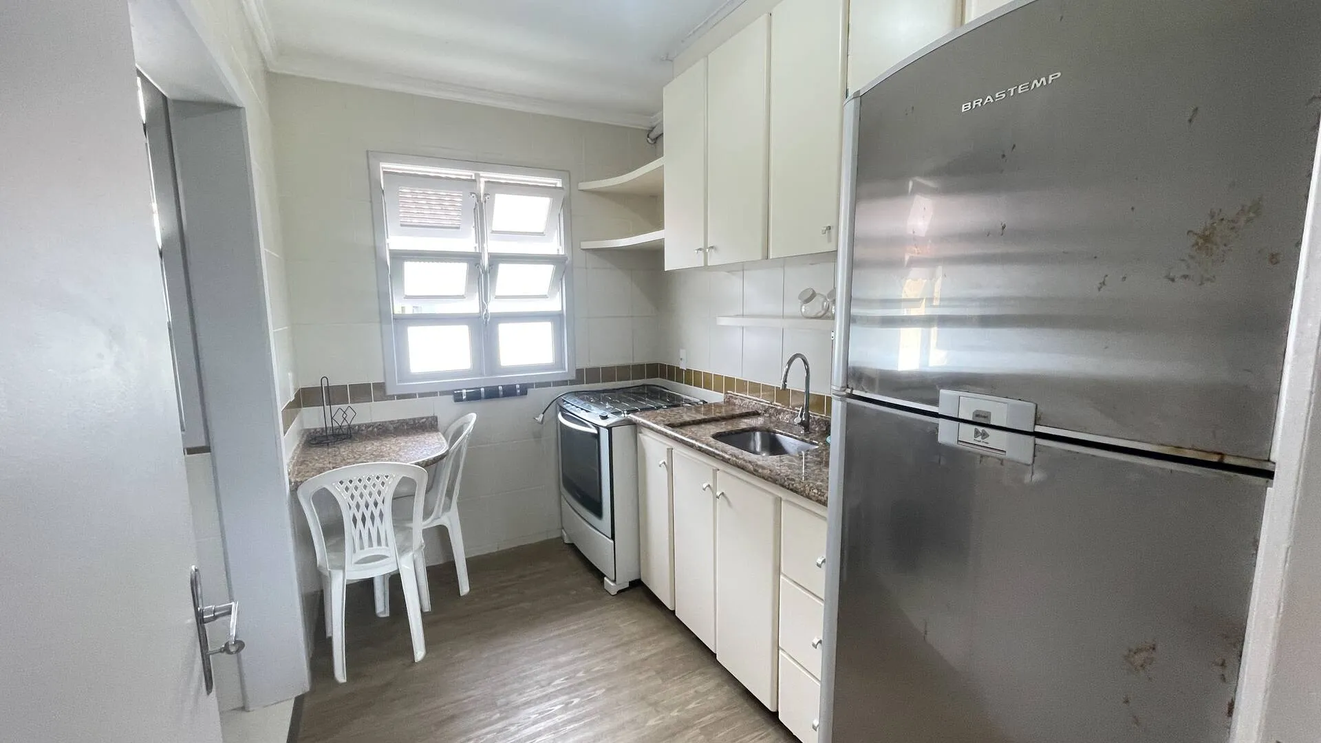 Imagem Apartamento para locação Mensal Canasvieiras, 3 dormitórios.