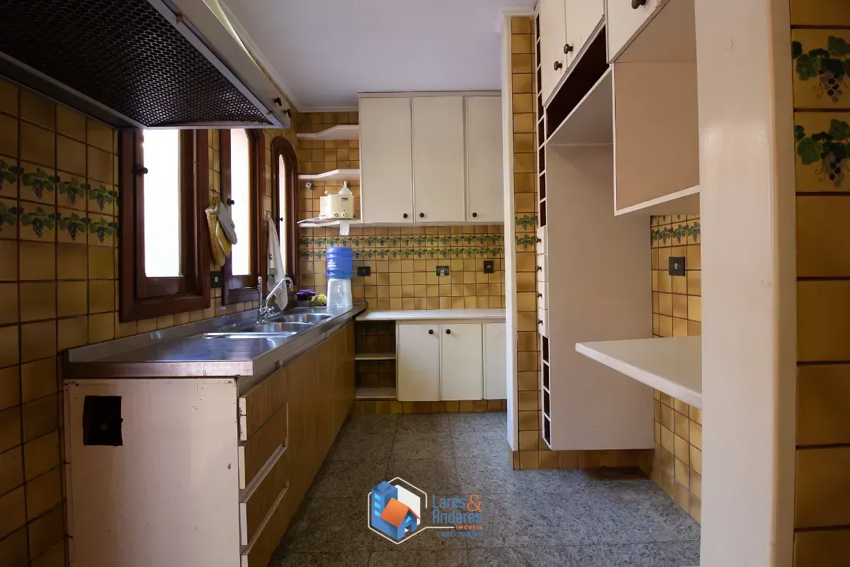 Imagem Sobrado para venda em Sumaré com 3 quartos, sendo 3 suítes, 280m²