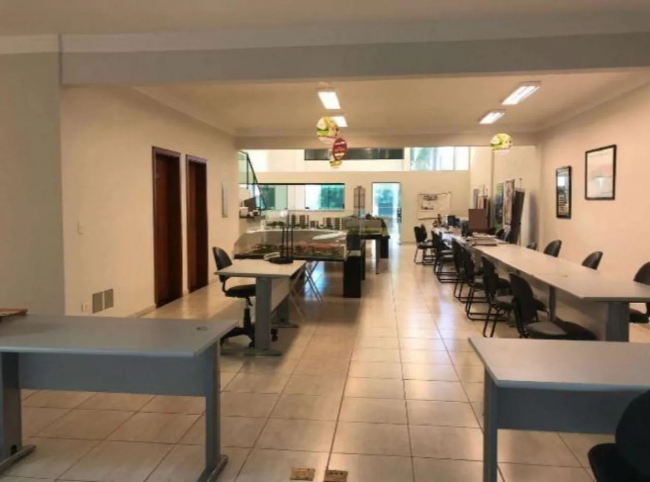 Foto do imóvel Salão Comercial para Locação em Sorocaba-SP, Jardim Portobello: 3 Salas, 5 Banheiros, 3 Vagas e 300m² de Área. em JARDIM PORTOBELLO, SOROCABA - SP